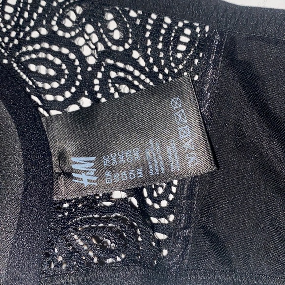 H&M Black Hook Front Lace Accented Underwire Push Up Bra in 34C - Picture 9 of 9